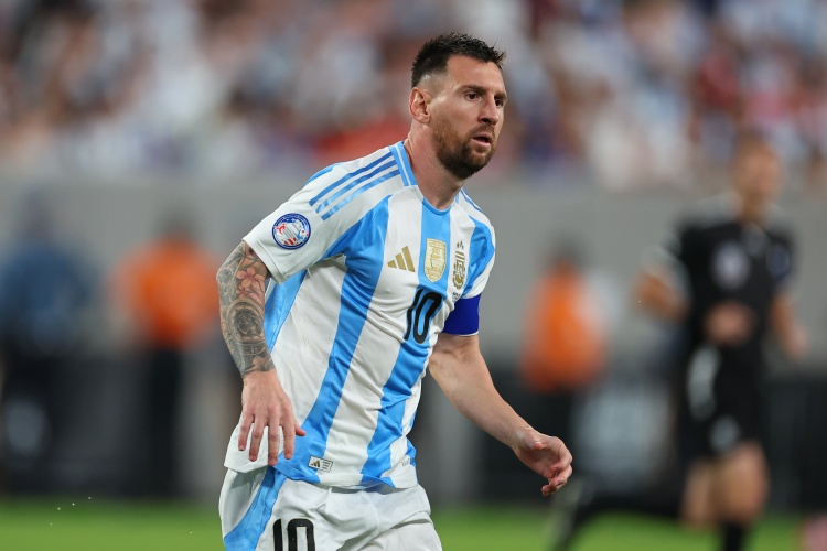 阿根廷在美洲杯连续10场比分未落后，上次还是2019年vs巴西