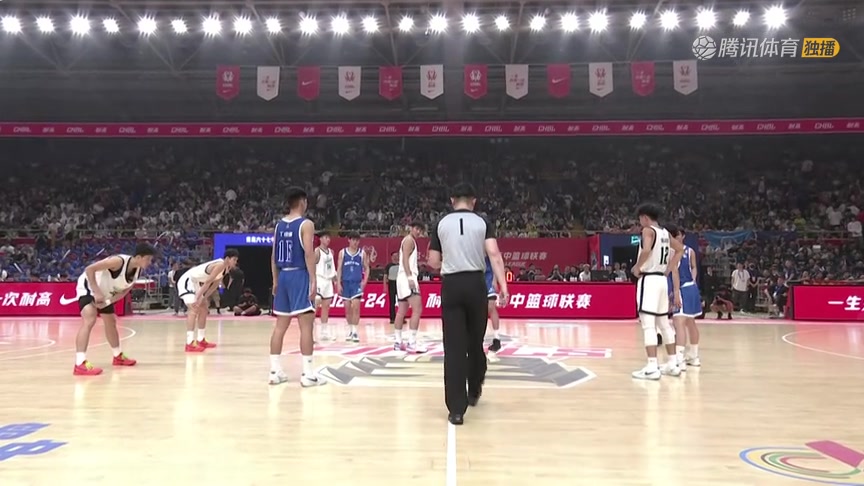 赵维伦：入选中国男篮是很好的一次经历 想帮助球队赢球